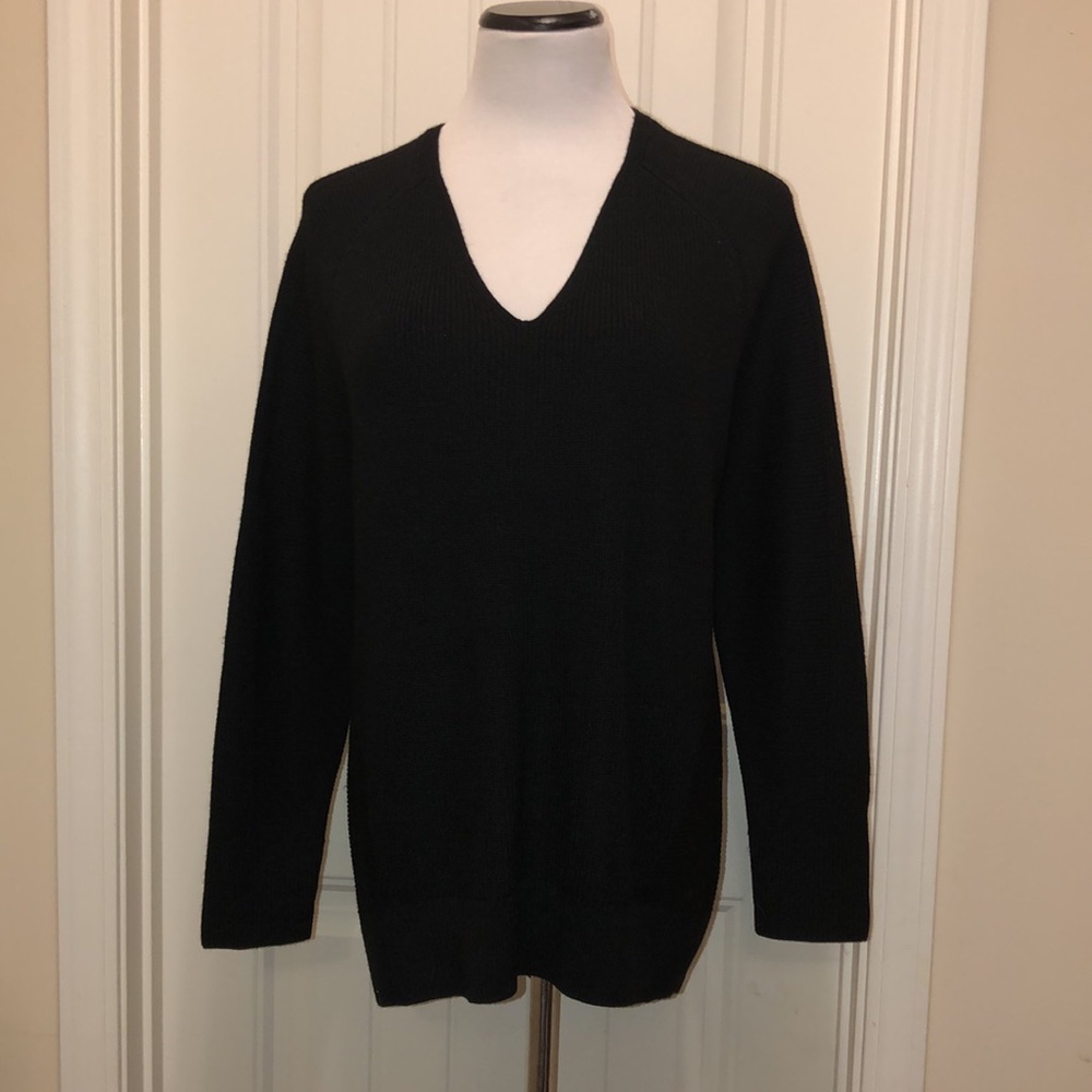 ATHLETA  V Neck Sweater M Black Top Merino Wool